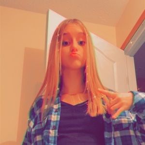 Meet your Posher, Madison💕🧃